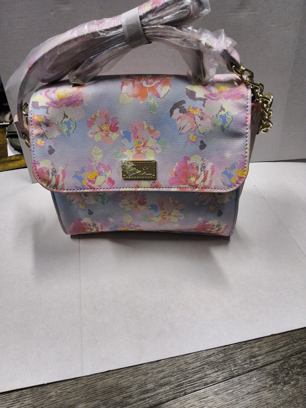 NWOT Betsey Johnson Floral Pastel Crossbody Bag - Pink Multicolor - Picture 2 of 9